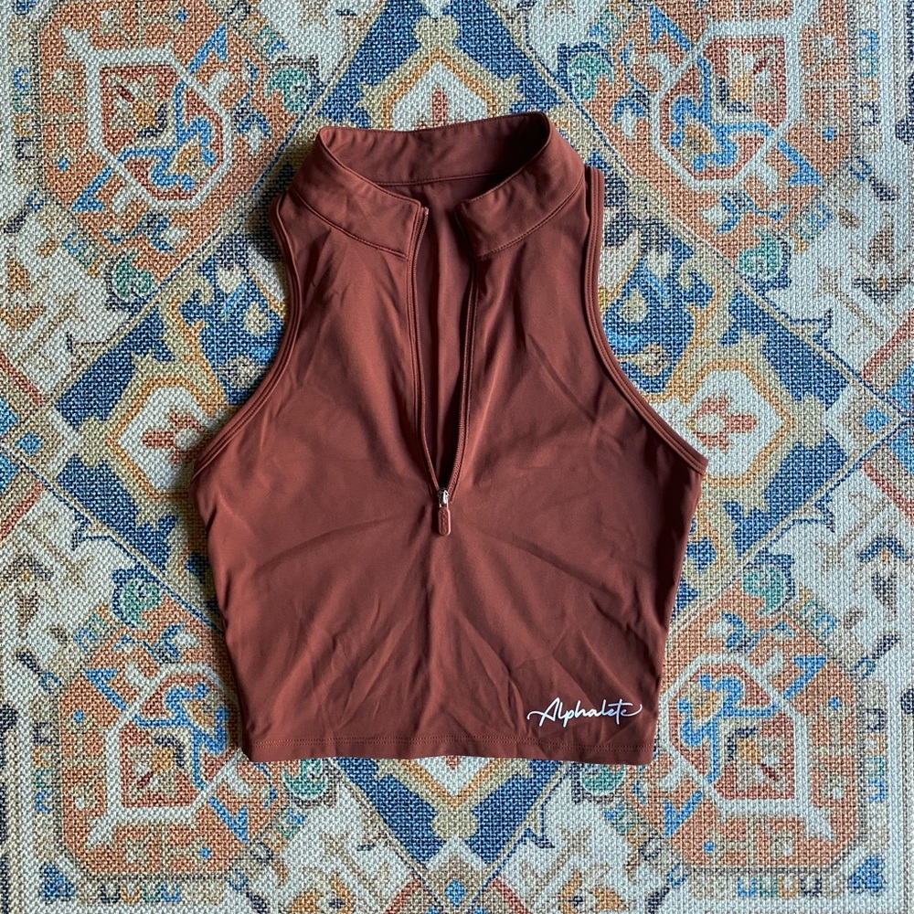 Alphalete zip tank